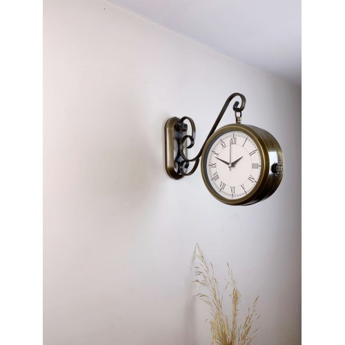 Eskitme Metal Romen İstasyon Saati 36 x 25 cm – Çift Taraflı Dekoratif ve Şık Tasarım