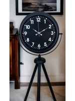 Siyah Asil Standart Stil Tripod Ayaklı Saat