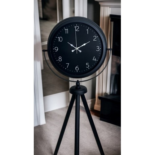 Sade Siyah Tripod Ayaklı Saat
