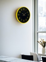 36 cm Sarı Standart Duvar Saati – Standart Altın Rakamlı