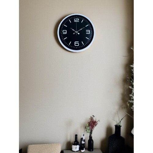 36 cm Modern Dekoratif Duvar Saati – Modern Beyaz Rakamlı Siyah Kadran (PP-3645W)
