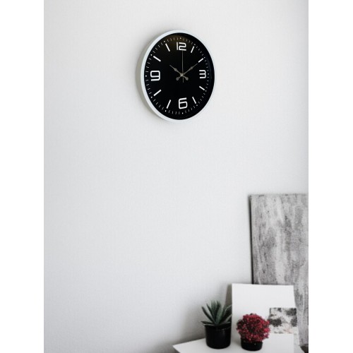 36 cm Modern Dekoratif Duvar Saati – Modern Beyaz Rakamlı Siyah Kadran (PP-3645W)