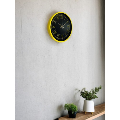 36 cm Sarı Dekoratif Duvar Saati – Roma Rakamlı Lacivert Kadran (PP-3672G)